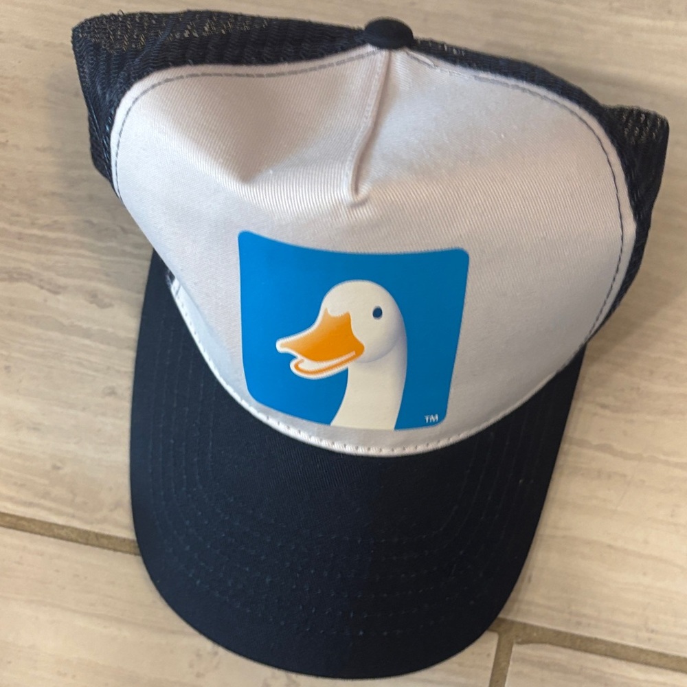 Duck Graphic Hat - Picture 4 of 5